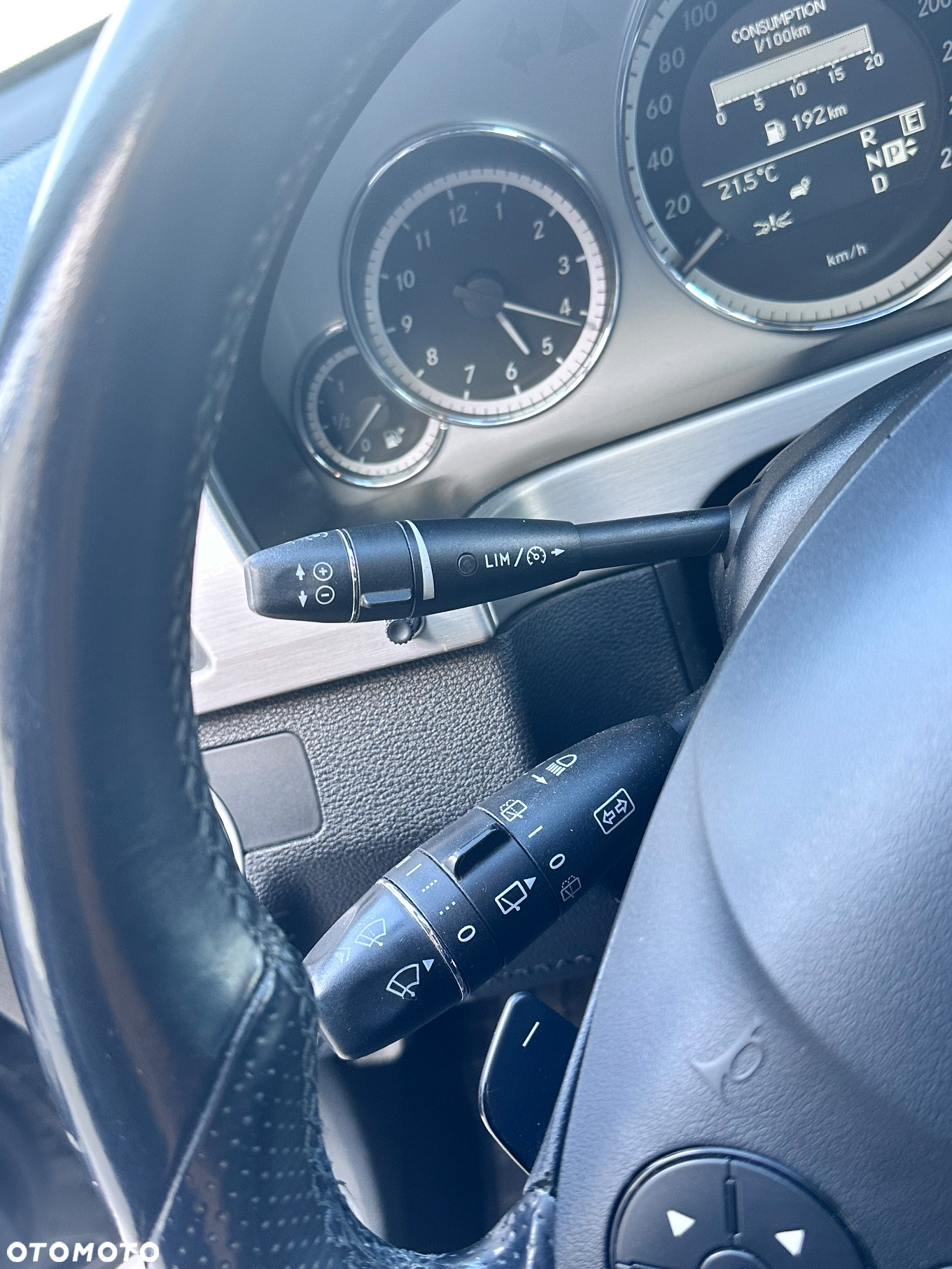 Mercedes-Benz Klasa E 300 CDI BlueEff Avantgarde - 13