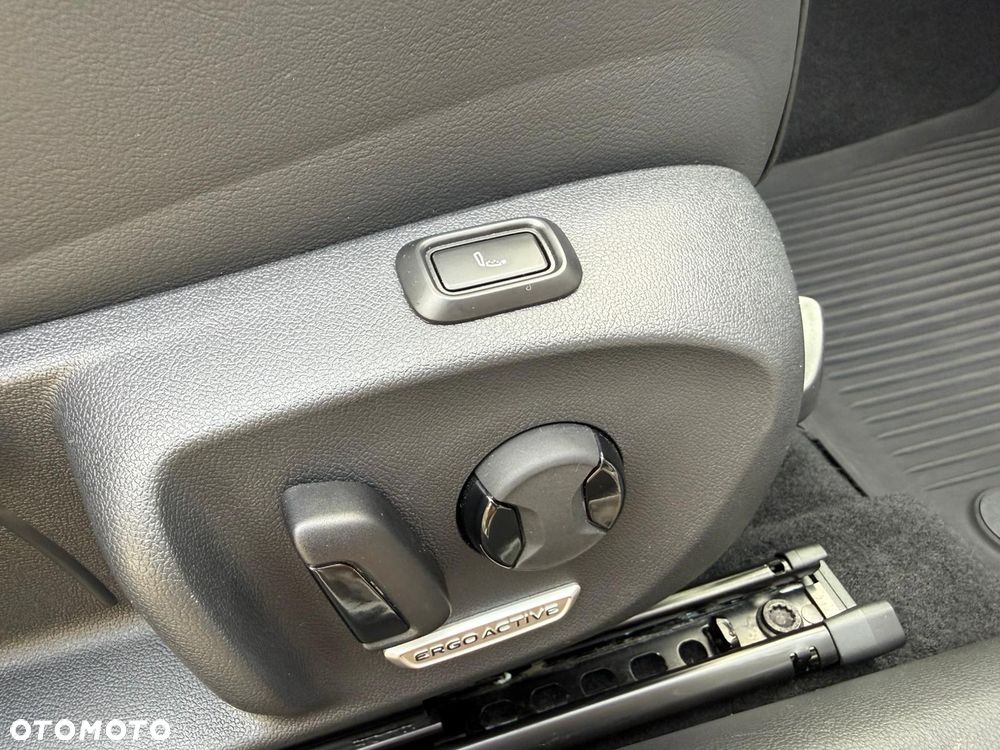 Volkswagen Passat - 17