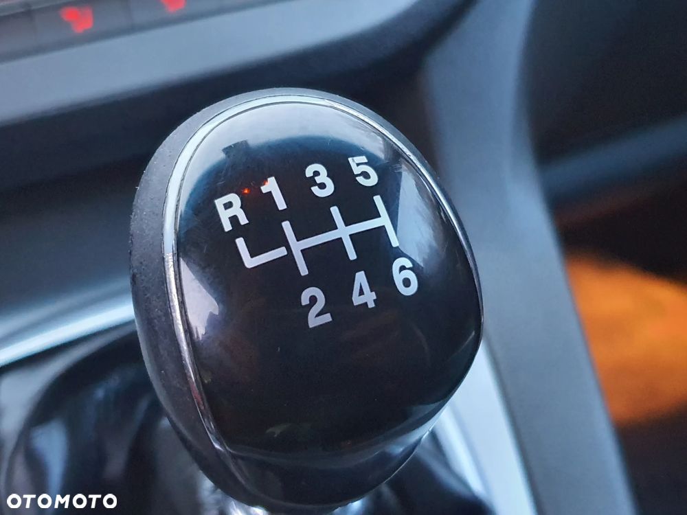 Ford Kuga 2.0 TDCi 4x4 Titanium - 25