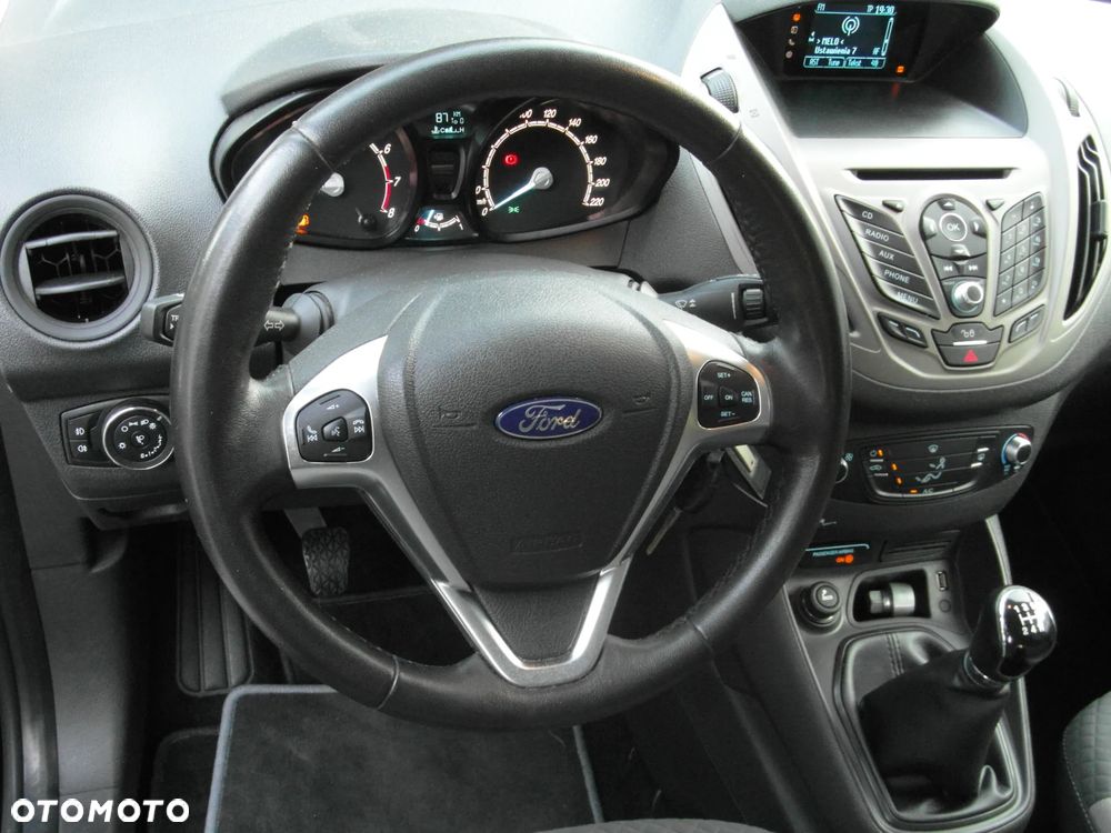 Ford Tourneo Courier 1.0 EcoBoost S&S Trend - 23