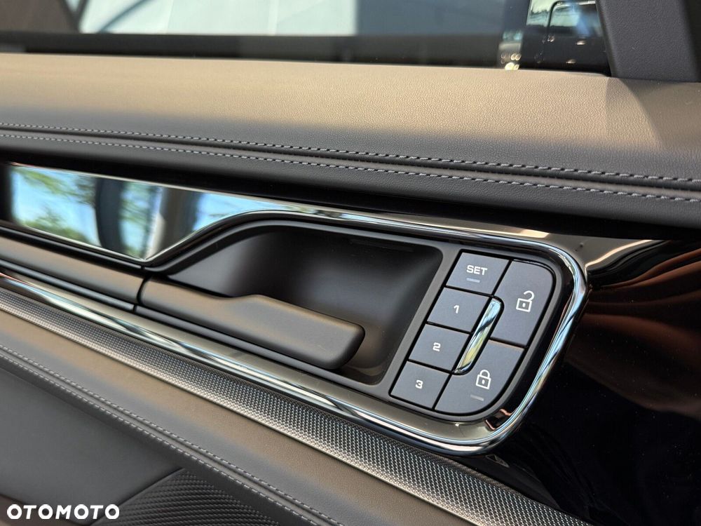 Porsche Panamera - 16