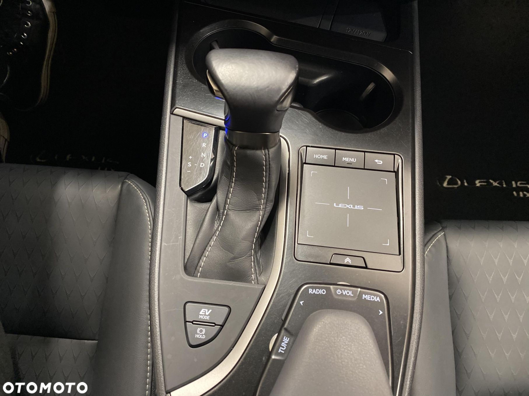 Lexus UX 250h GPF F Impression 2WD - 19