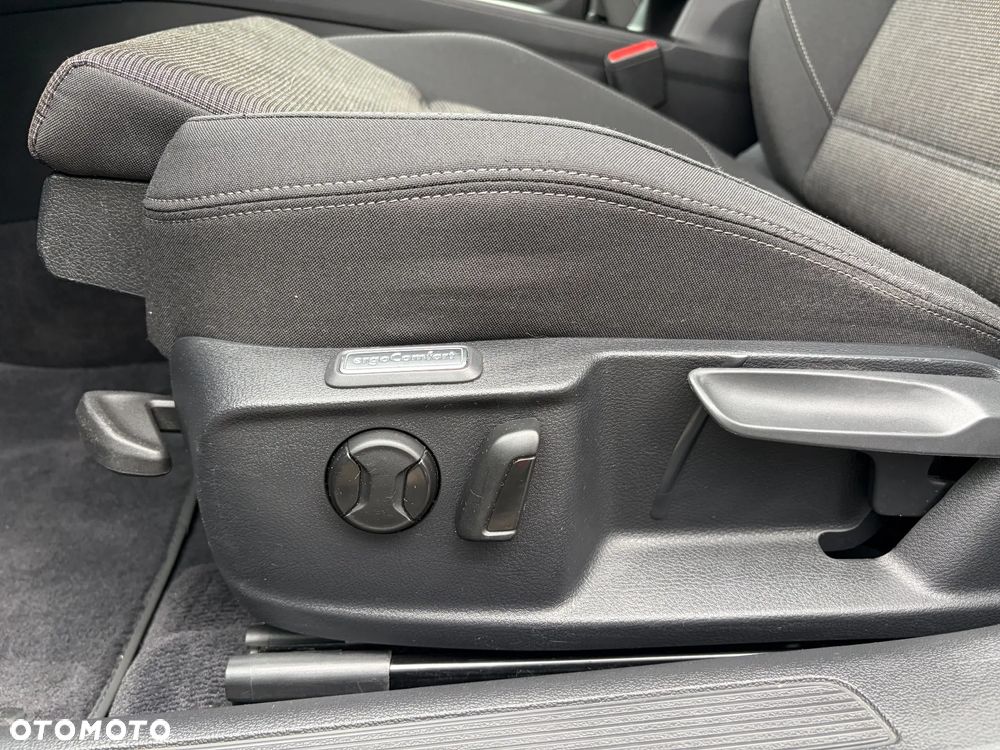 Volkswagen Passat 2.0 TDI SCR Comfortline - 10