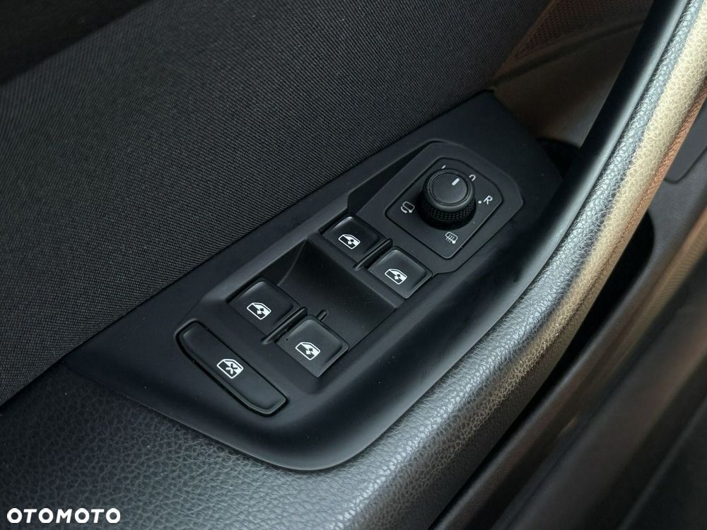 Volkswagen Passat 1.5 TSI EVO Business - 30