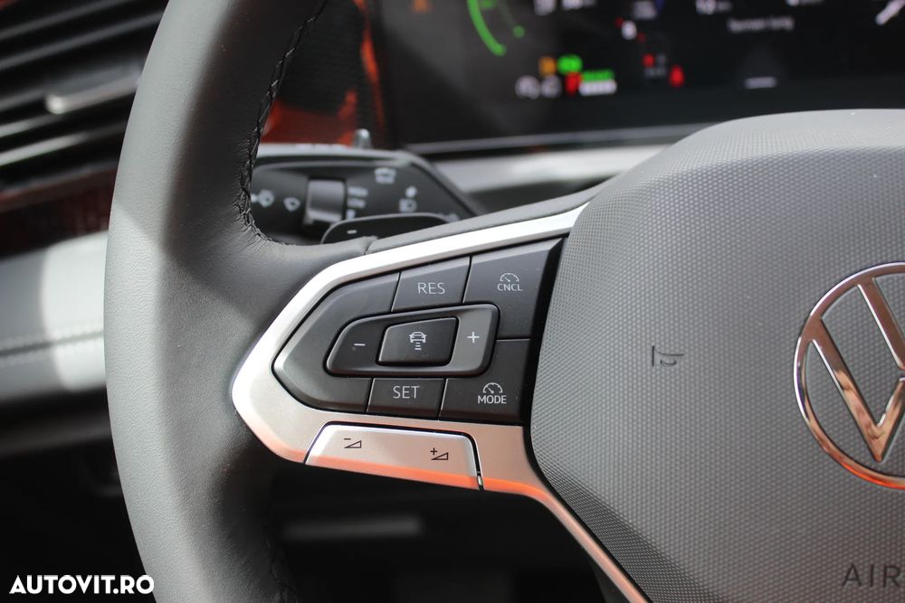 Volkswagen Tiguan - 11