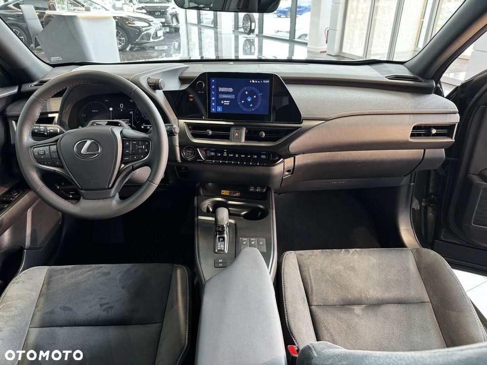 Lexus UX 300h F Sport Design - 11