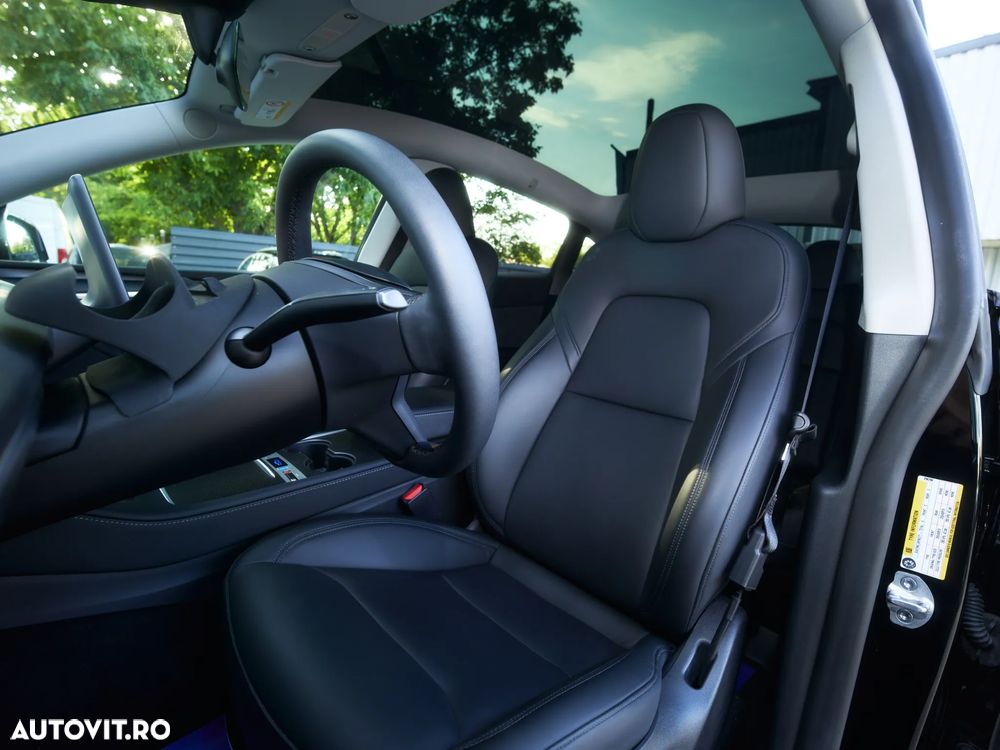 Tesla Model Y - 28