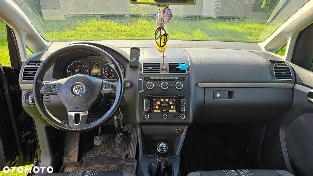 Volkswagen Touran 2.0 TDI DPF MATCH - 11