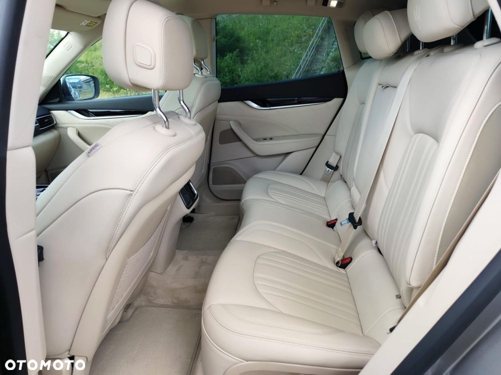 Maserati Levante S Q4 - 32