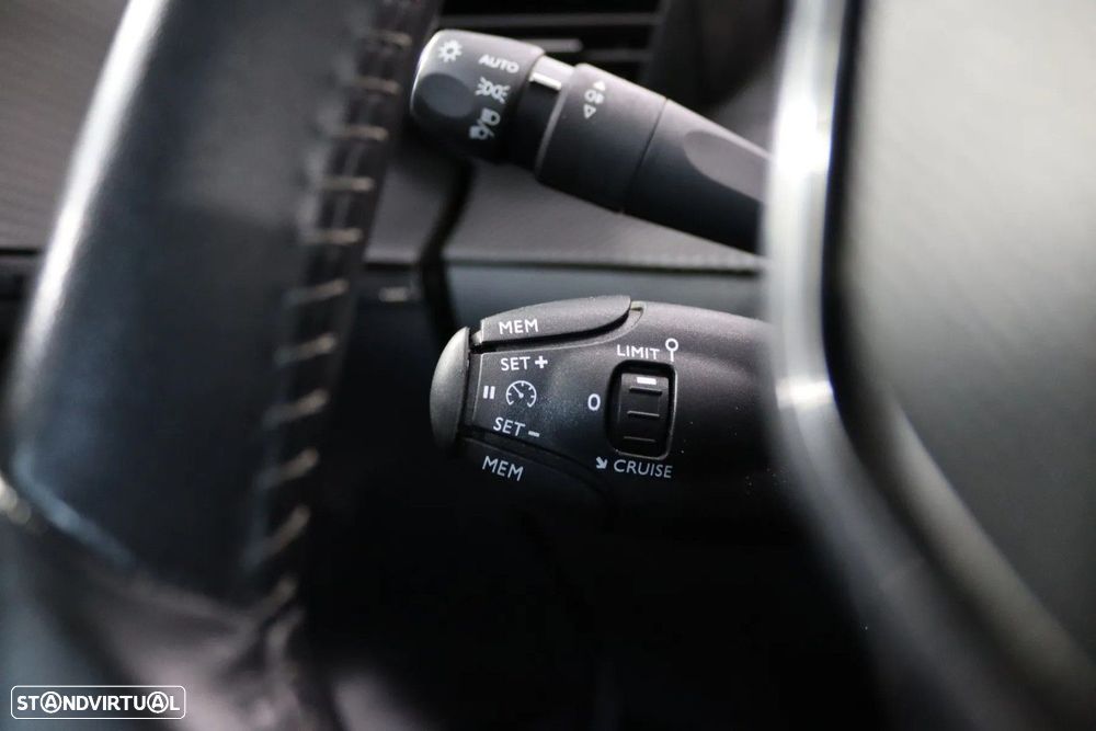 Peugeot 208 1.2 PureTech Allure - 10