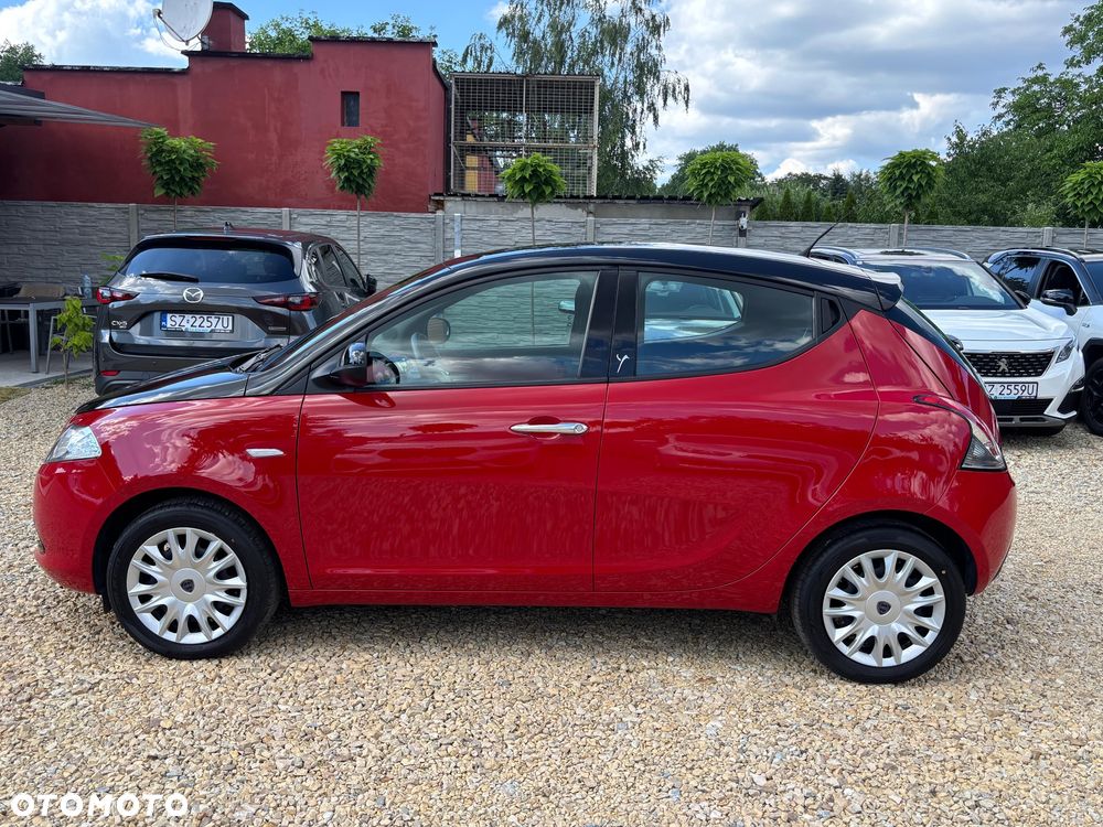 Lancia Ypsilon Y 1.2 8v Black & Red Edition - 6