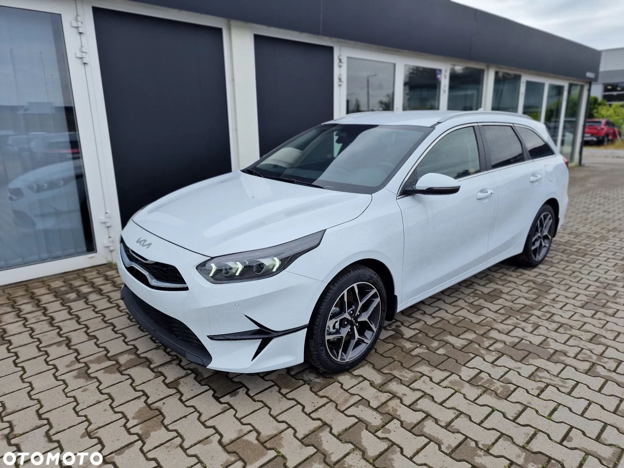 Kia Ceed 1.5 T-GDI Tribute DCT - 1