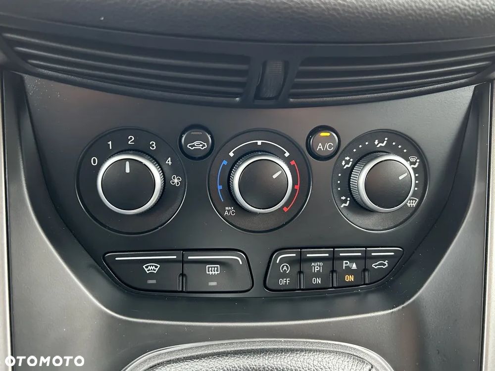 Ford Kuga - 21