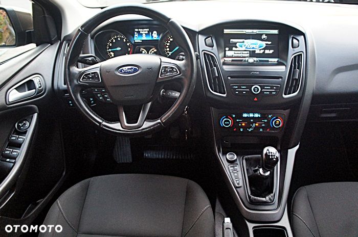 Ford Focus 1.5 EcoBoost STart-Stopp-System TITANIUM - 12