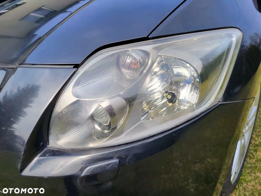 Toyota Auris 2.2 D-4D D-CAT - 16