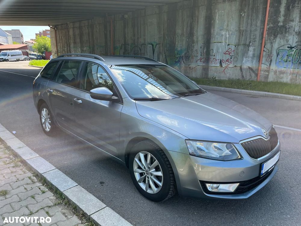Skoda Octavia 1.6 TDI DPF Ambition - 5