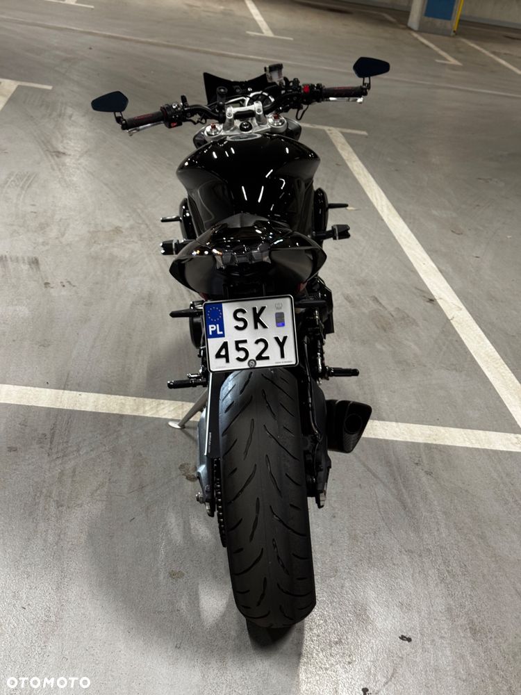 Triumph Street Triple - 10