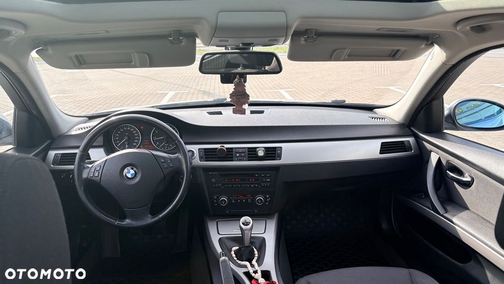 BMW Seria 3 318i - 19