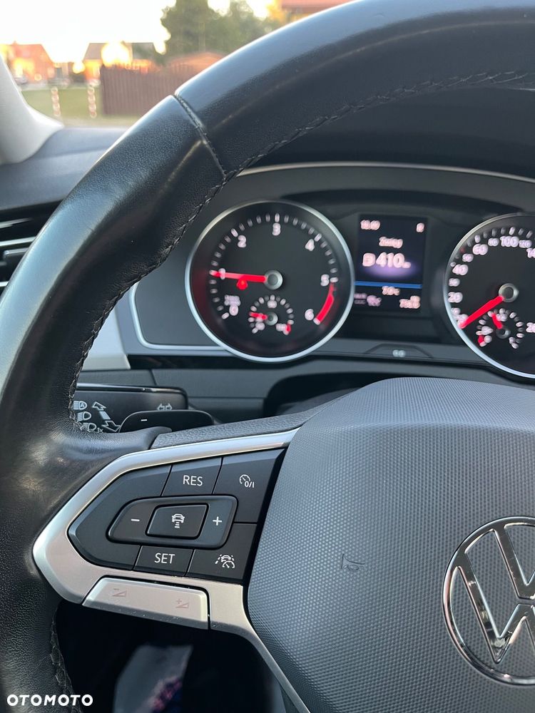 Volkswagen Passat - 11