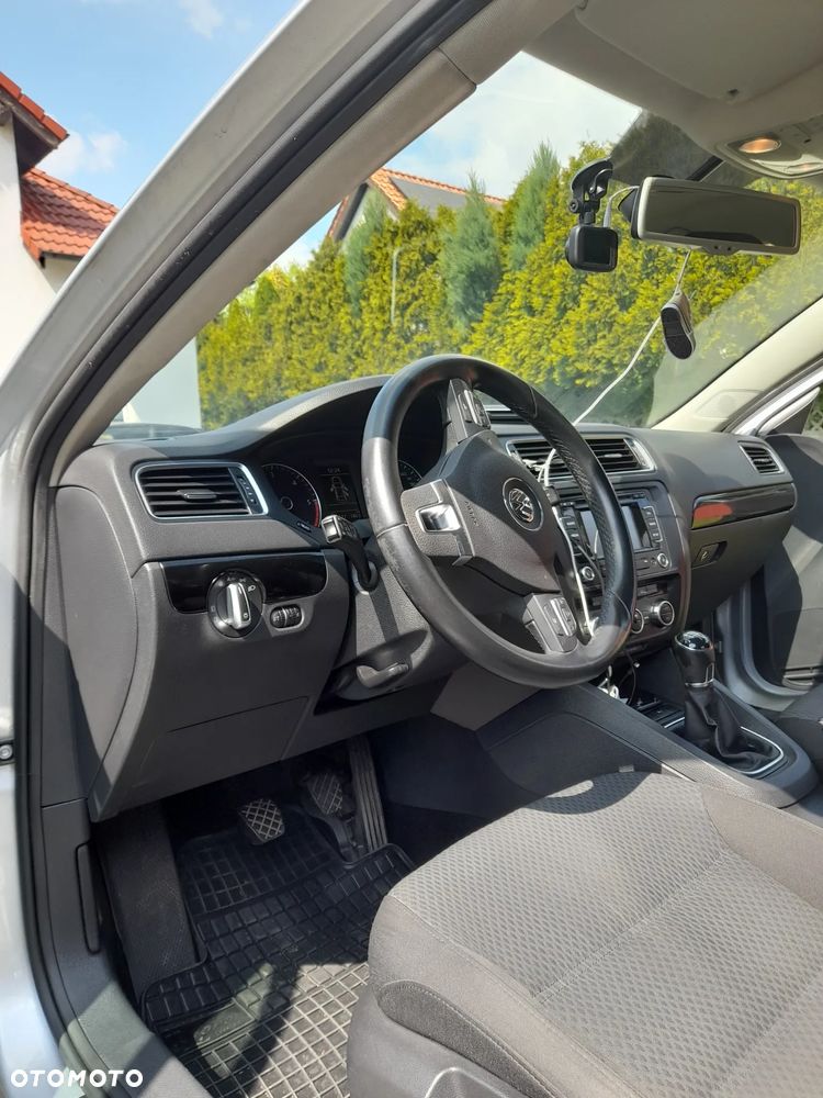 Volkswagen Jetta 1.6 TDI Blue Motion Technology Comfortline - 7