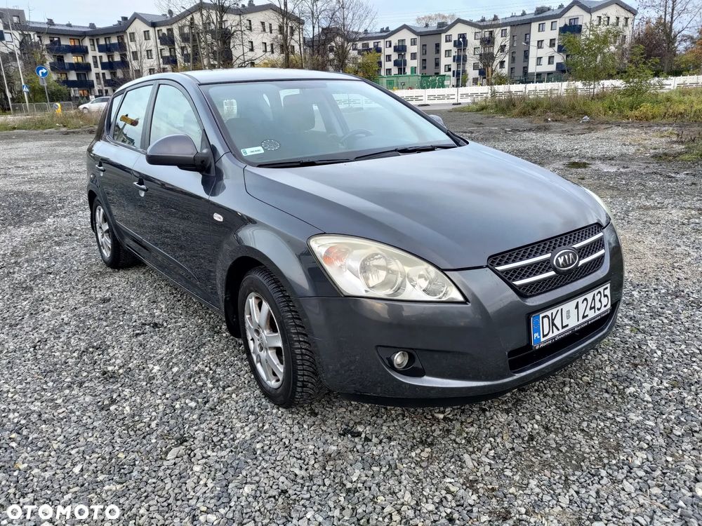 Kia Ceed 1.6 Crdi Comfort - 1