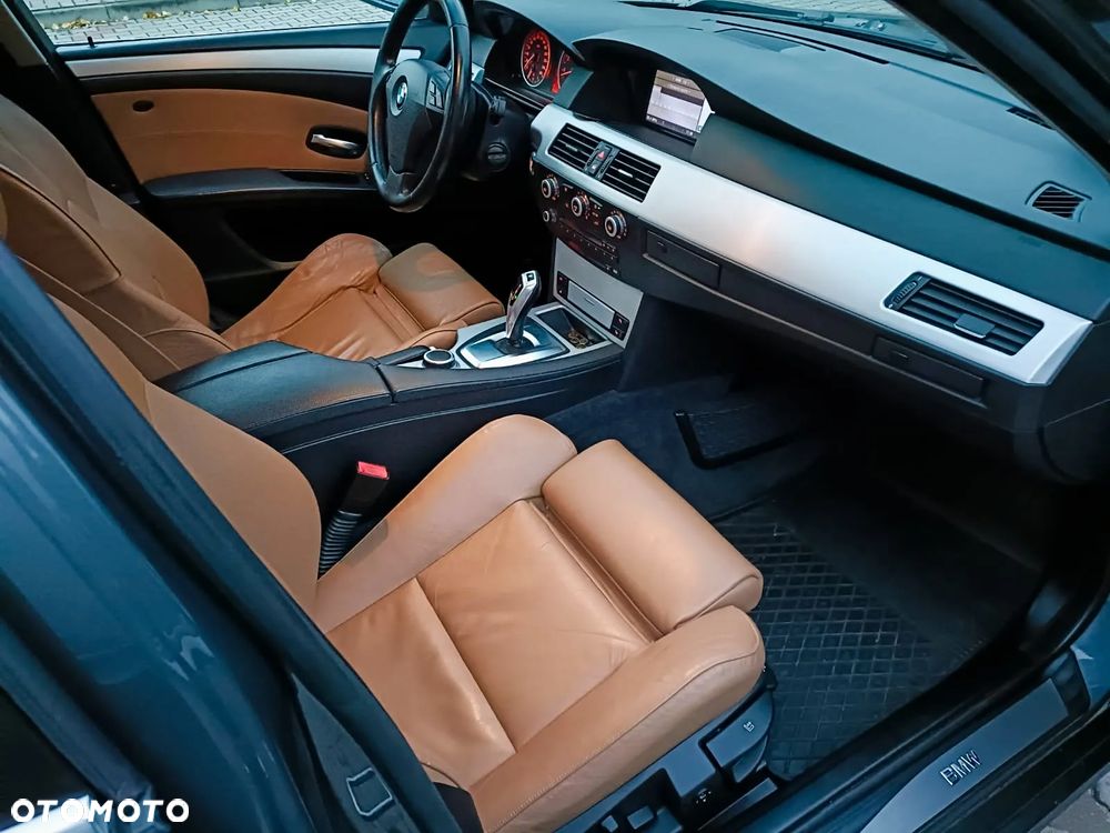 BMW Seria 5 ver-530xi-touring - 11
