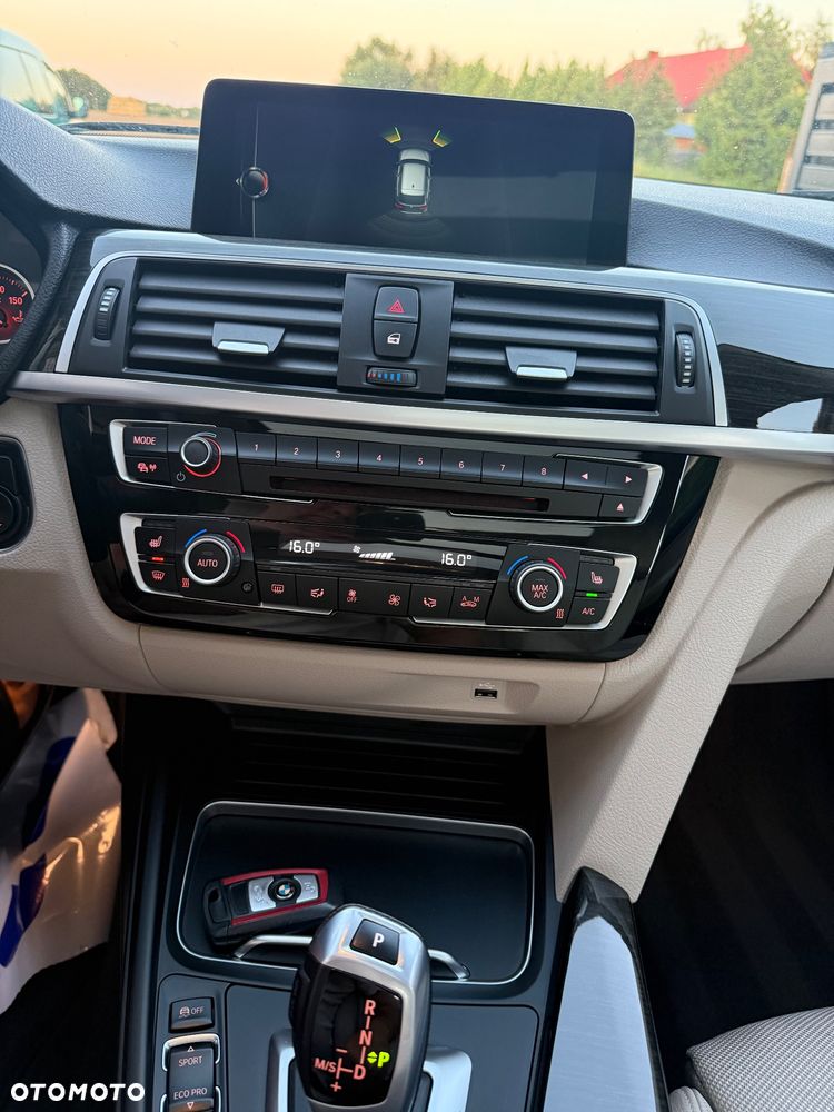 BMW Seria 3 320d xDrive Sport Line sport - 8
