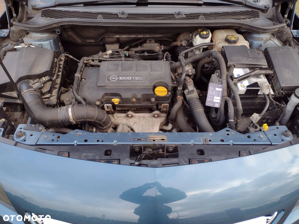 Opel Astra 1.4 Turbo Exklusiv - 29