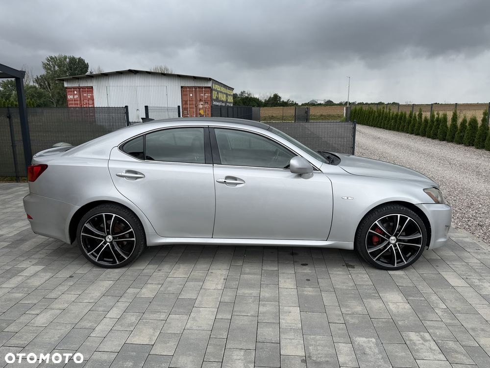 Lexus IS - 4