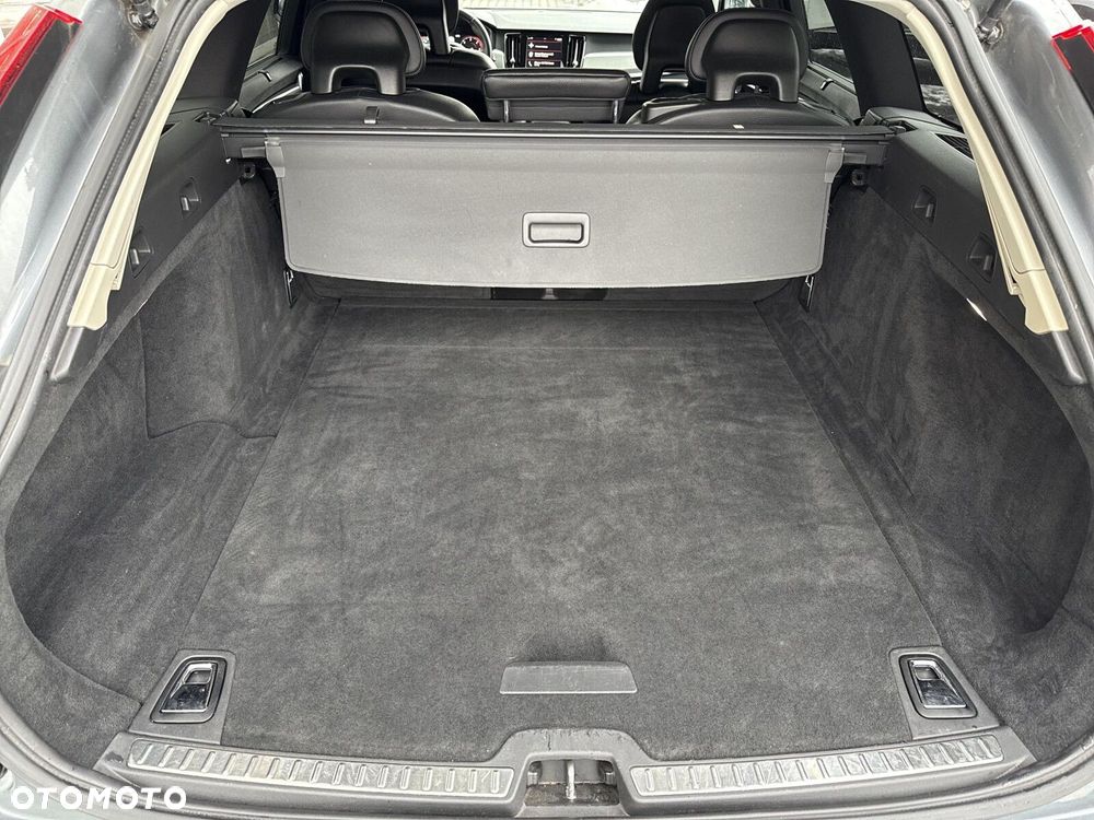 Volvo V90 D3 Momentum - 25
