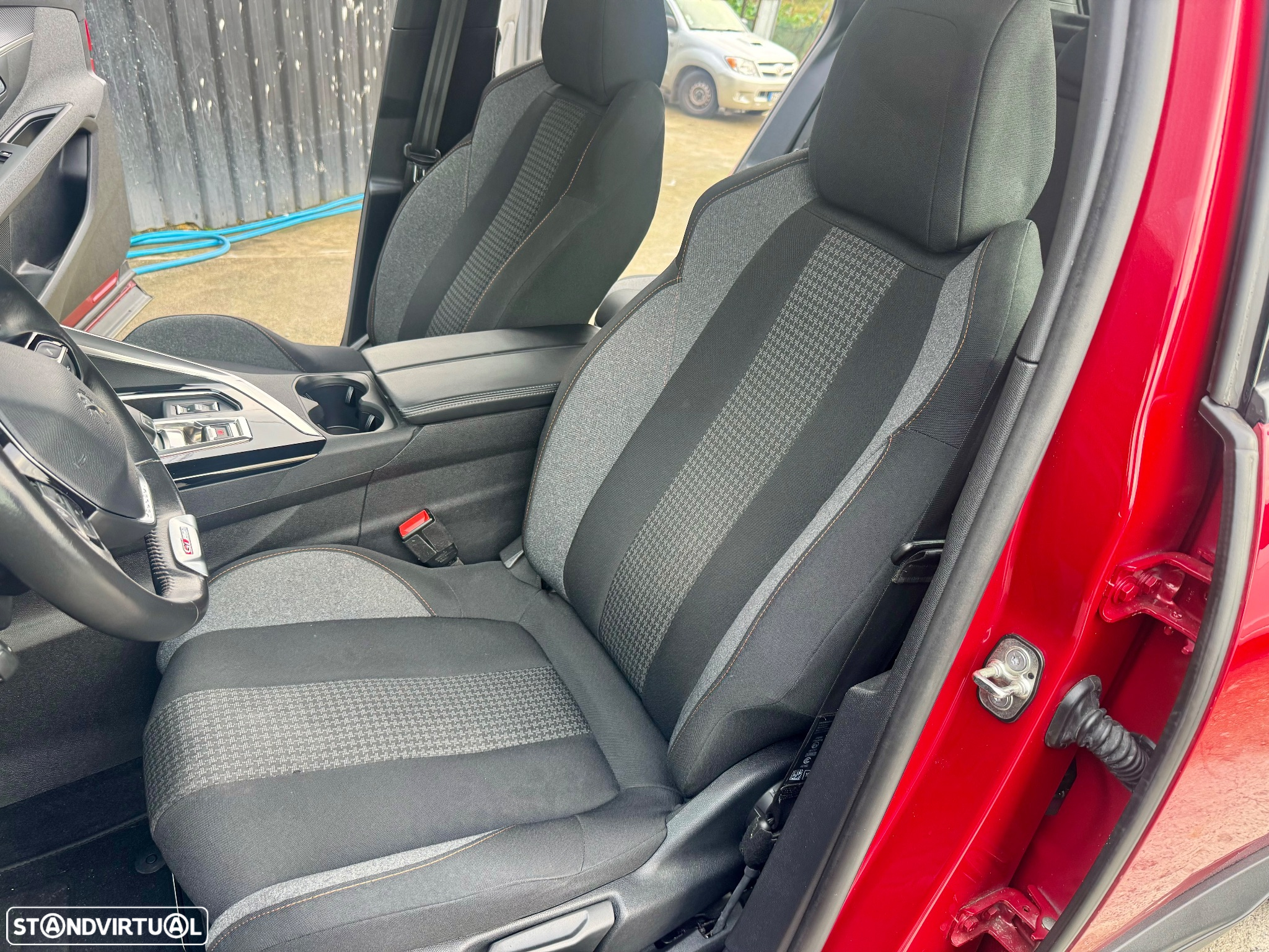 Peugeot 3008 1.5 BlueHDi GT EAT8 - 28