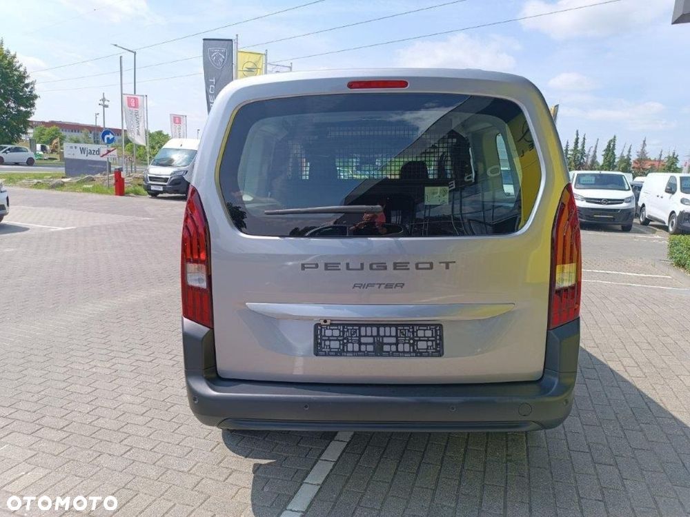 Peugeot Rifter - 8