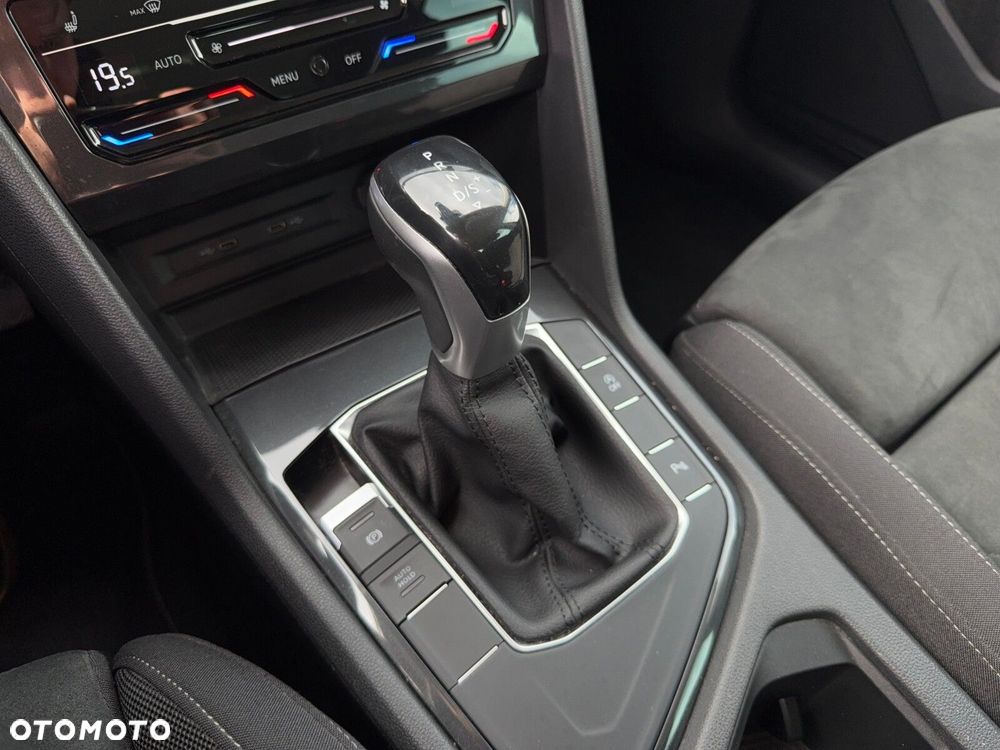 Volkswagen Tiguan - 27