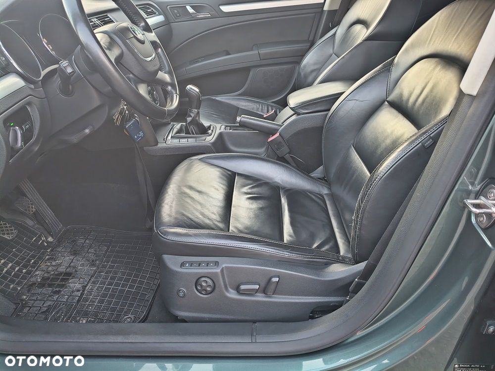 Skoda Superb 2.0 TDI Exclusive - 8