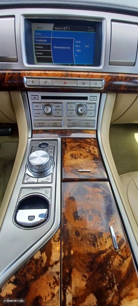 Jaguar XF 2.7 D V6 Premium Luxury - 13
