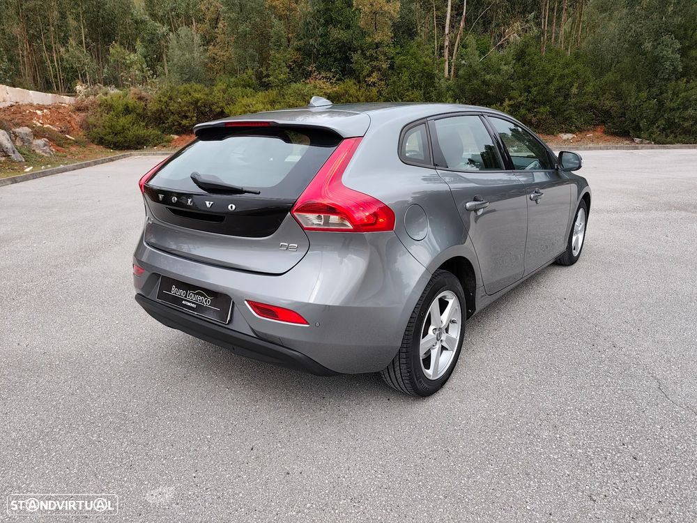 Volvo V40 D2 Momentum - 18