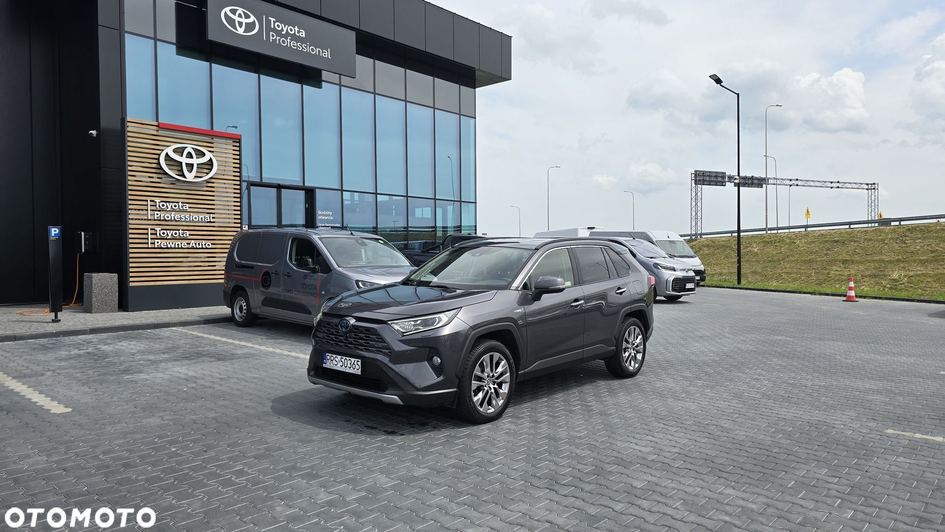 Toyota RAV4 - 1