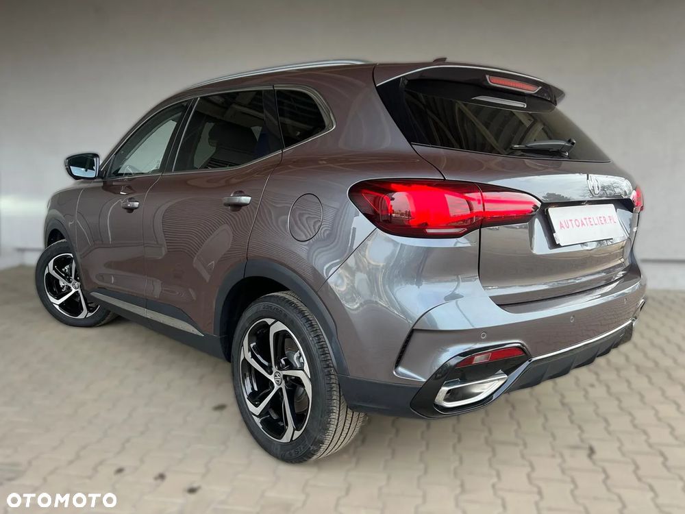 MG HS 1.5 T-GDI Exclusive DCT - 12