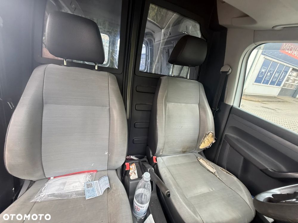 Volkswagen Caddy Comfortline BMT - 12