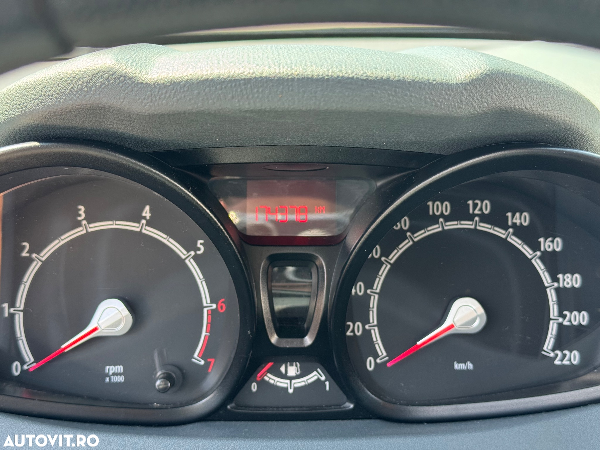 Ford Fiesta - 17