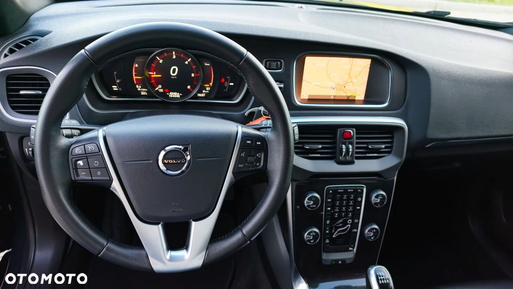 Volvo V40 D3 Momentum - 24
