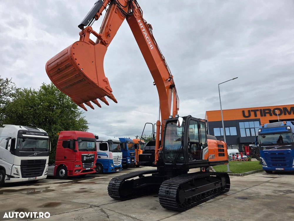 Hitachi ZX250-7, 27,6t, 2020, 6.815h, latime 2,99m, cupa NOUA 1,55mc, lant si papuci NOI, inst picon si inst rotire pe brate, camera spate, camere laterale, gresare automata, ad sapare 7m, ridica 15t, consum 13,1l/h, revizii facute, leasing 4ani-99.000 Eur+t - 6