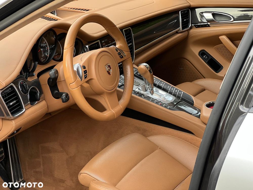Porsche Panamera Turbo - 13