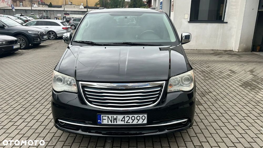 Chrysler Town & Country 3.6 Limited - 1