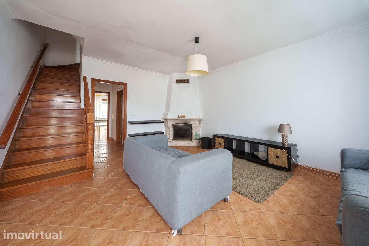 Moradia T2+1, com garagem e terraço, a 800 m da praia do Baleal - Grande imagem: 2/34