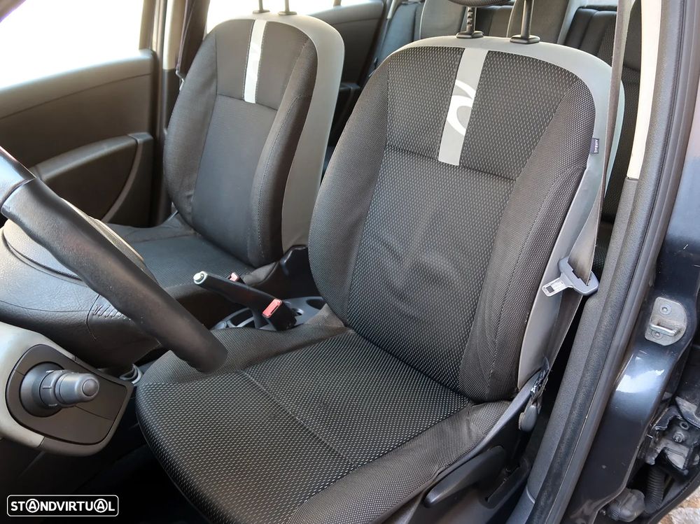 Renault Clio 1.5 dCi Rip Curl II - 14