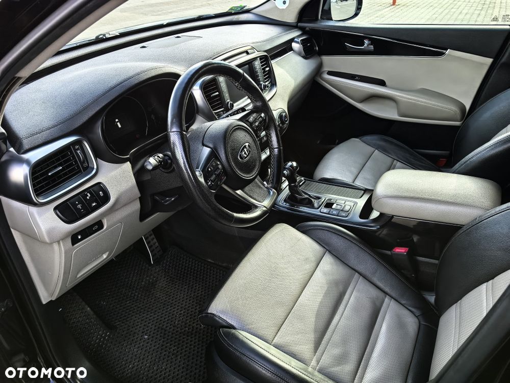 Kia Sorento - 4