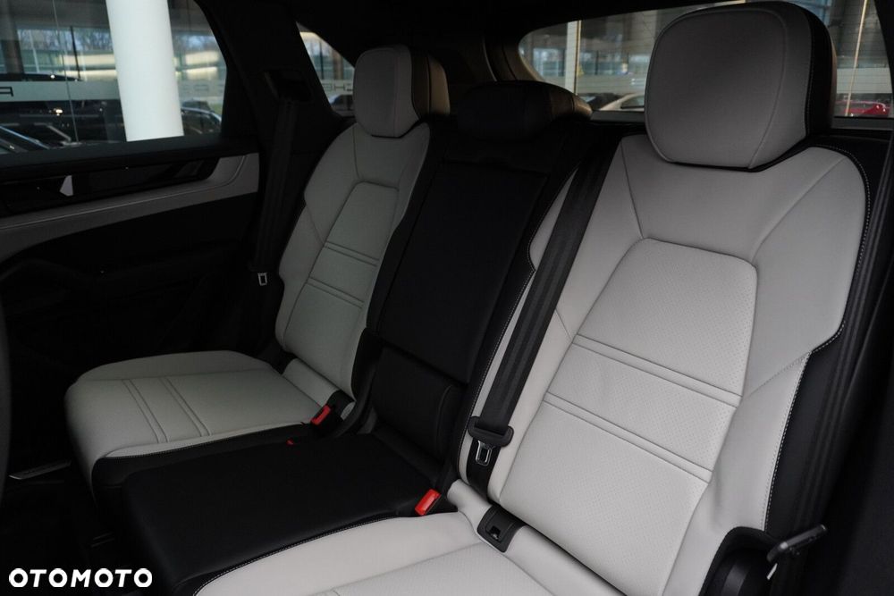 Porsche Cayenne S - 26