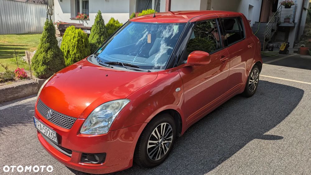 Suzuki Swift - 1