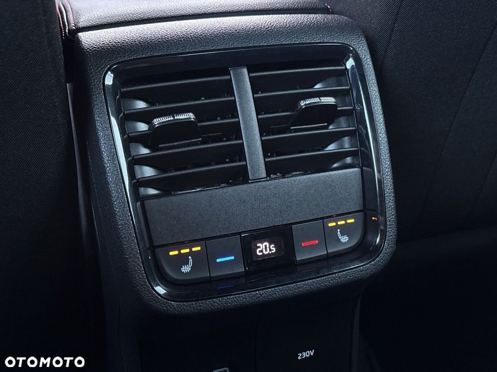Skoda Octavia 2.0 TDI RS DSG - 33